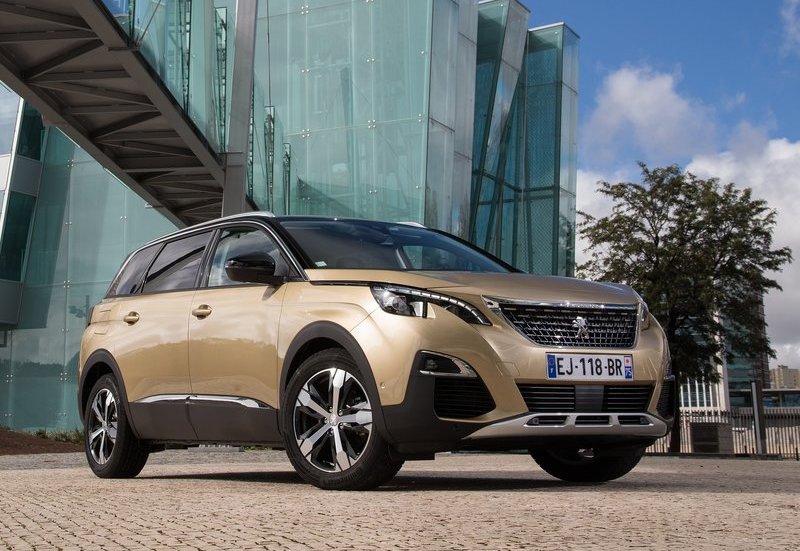 Peugeot 5008: внедорожник или легковушка?