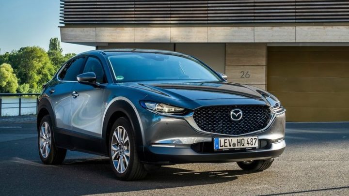 Обзор Mazda CX-30. Новый кроссовер за 27 тысяч долларов