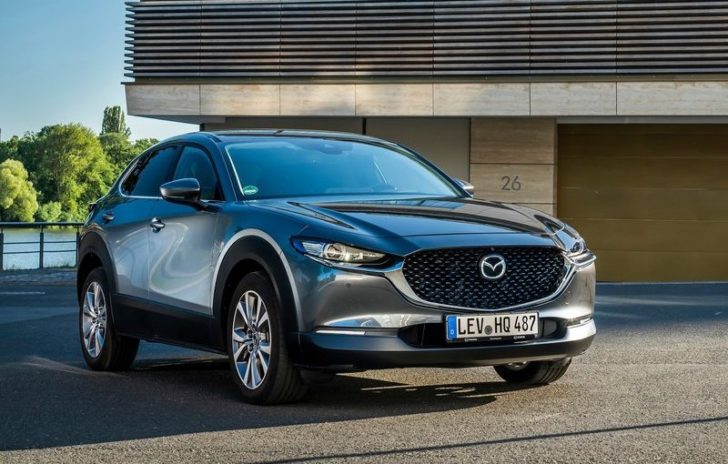 Обзор Mazda CX-30. Новый кроссовер за 27 тысяч долларов
