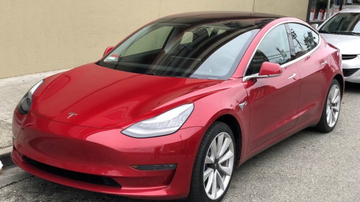Tesla Model 3 — лучший автомобиль 2019 года в Европе