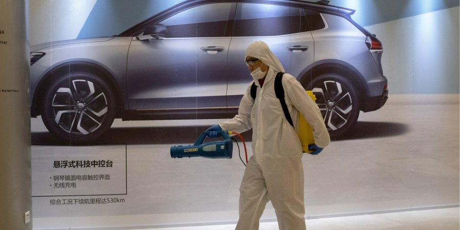 Из-за коронавируса продажи новых автомобилей в Китае рухнули на 92%