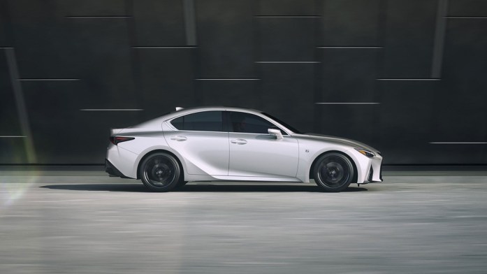 Lexus IS 2021