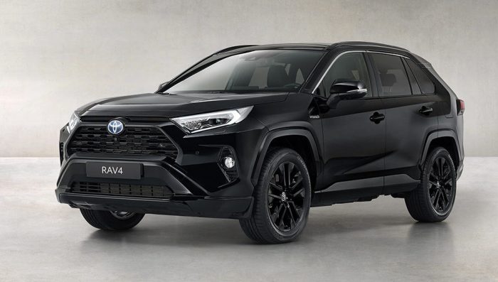 Toyota RAV4 Hybrid Black Edition — ничего лишнего, только черный