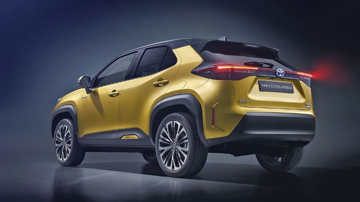 Тойота Ярис Кросс