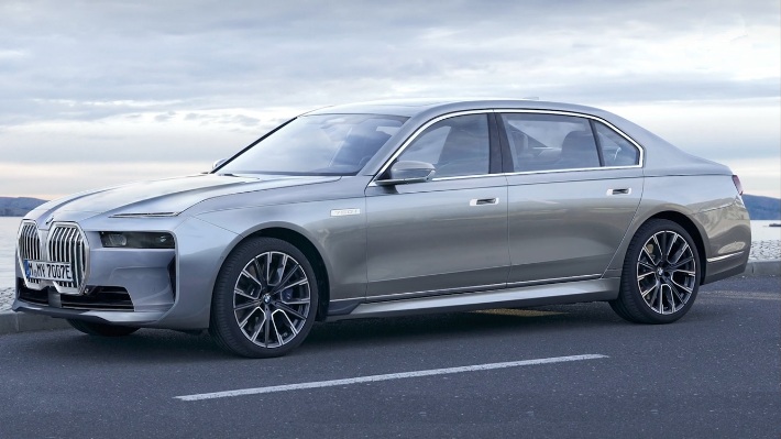когда выйдет новая бмв 7 серии