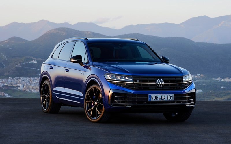 VW Touareg 2023 — фото, описание