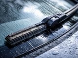 Почему скрипят дворники автомобиля и как избавиться от неприятного звука